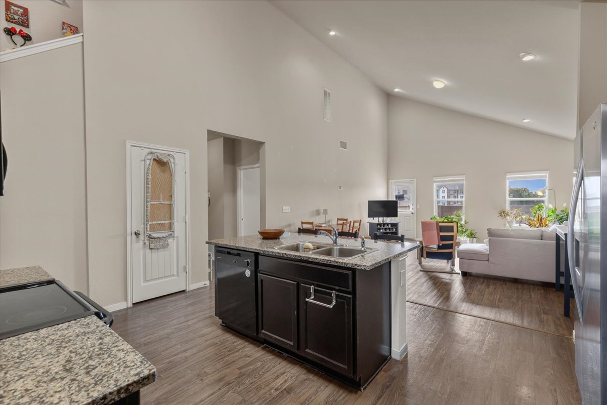 11913 Riparian Road Manor, TX 78653 - Photo 9 of 29 Gallery Image 9
