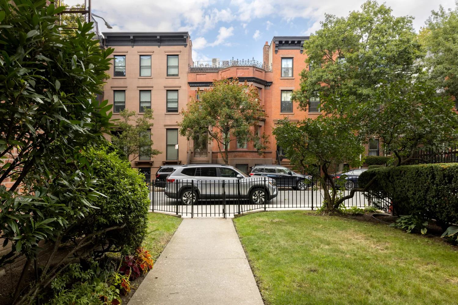 $750,000 | 220 Congress Street, Unit 4E | Cobble Hill