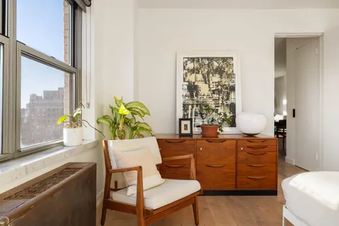 $1,595,000 | 175 West 13th Street, Unit 15B | West Village