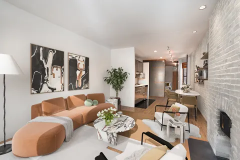 $399,999 | 218 East 82nd Street, Unit 4FW | Upper East Side