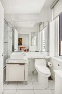 $1,985,000 | 250 East 53rd Street, Unit 1601 | Midtown East