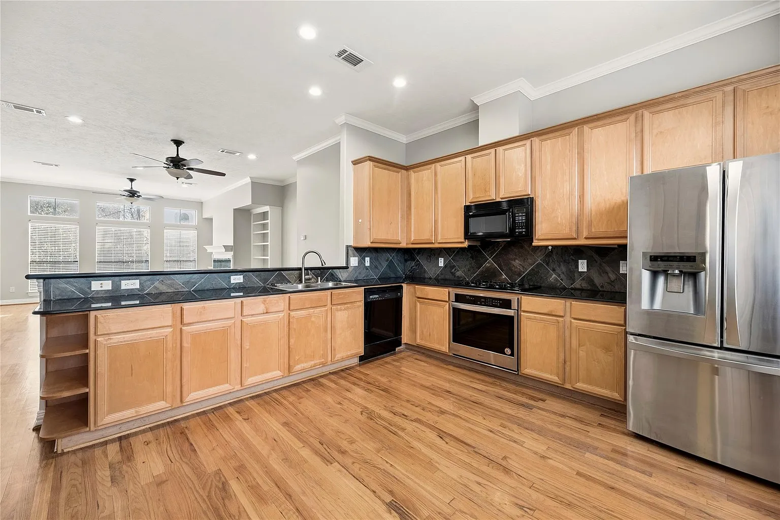 1625 McDonald Street Houston, TX 77007 - Photo 9 of 36