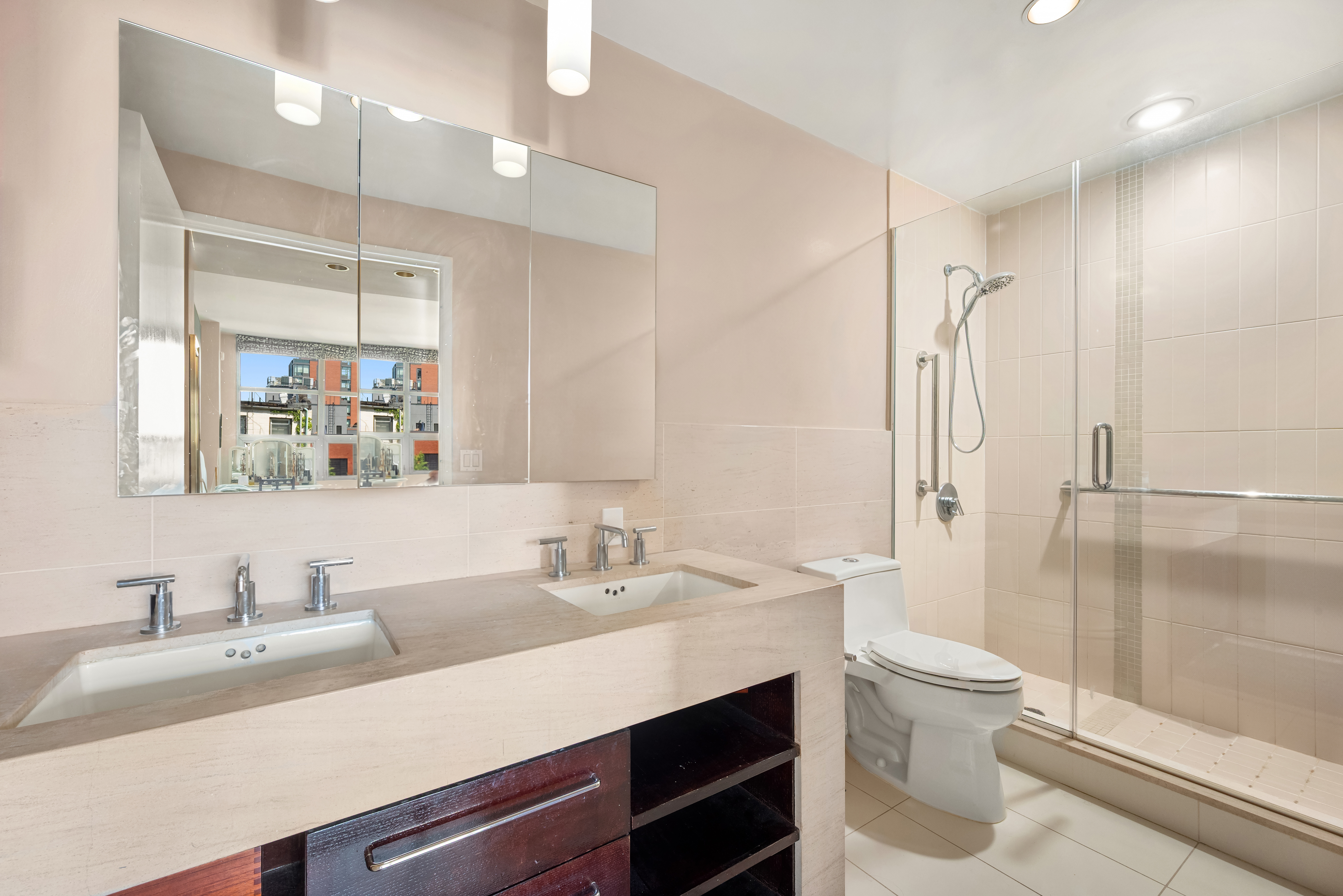 5-09 48th Avenue, Unit 4Q Queens, NY 11101 - Photo 2 of 11