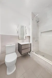 $995,000 | 440 East 62nd Street, Unit 20E | Lenox Hill