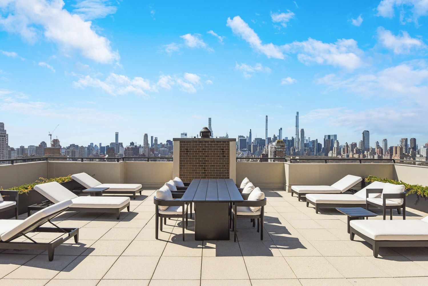50 East 89th Street, Unit 31C Manhattan, NY 10128 - Photo 14 of 18 a terrace view with sitting space