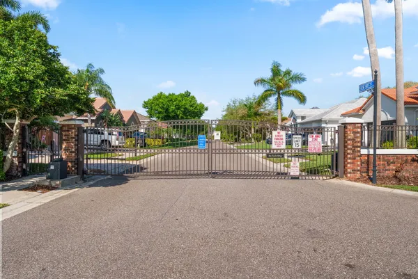 $424,900 | 3044 Pointeview Drive, Tampa, FL 33611