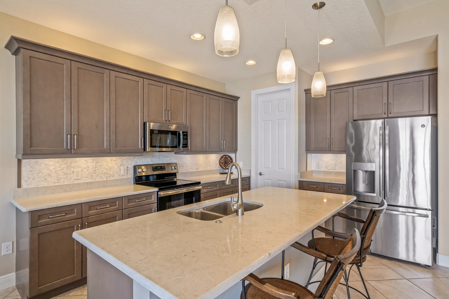 $525,000 | 1830 Berkshire Circle Southwest, Vero Beach, FL 32968