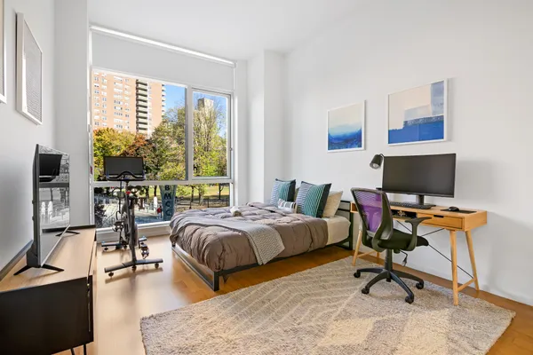 $7,200 | 200 Chambers Street, Unit 2N | TriBeCa