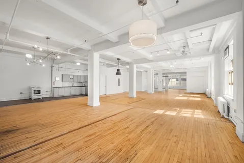$3,300,000 | 118 East 25th Street, Unit 8 | Flatiron