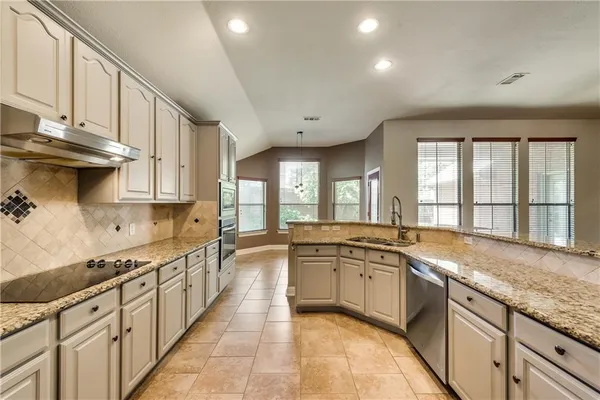 $525,000 | 14 Brook Hollow Lane, Trophy Club, TX 76262