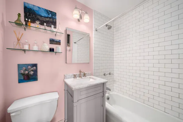$1,750,000 | 634 Washington Street, Unit 4B | West Village