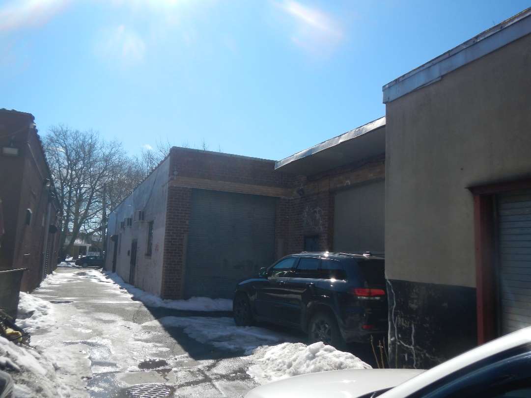 31 Gravesend Neck Road Brooklyn, NY 11223 - Photo 6 of 8