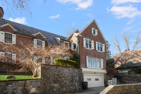 $2,195,000 | 82 Freeman Parkway, Providence, RI 02906
