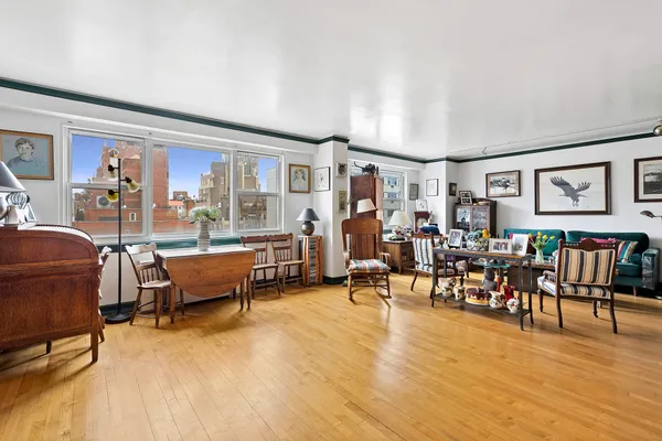 $3,400,000 | 101 West 12th Street, Unit 15JK | West Village
