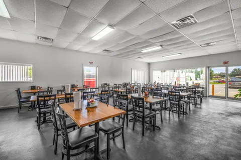 $400,000 | 697 West Cherry Street, Jesup, GA 31545