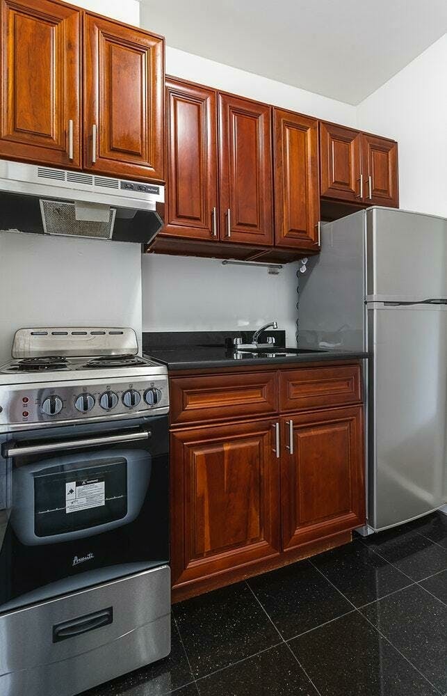 341 West 45th Street, Unit 409 Manhattan, NY 10036 - Photo 3 of 6