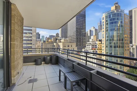 $2,100,000 | 309 East 49th Street, Unit 21A | Midtown East