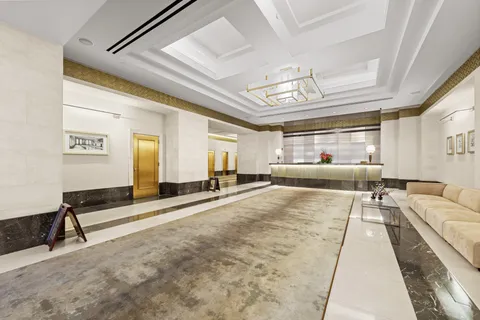 $529,000 | 20 West Street, Unit 41D | Financial District