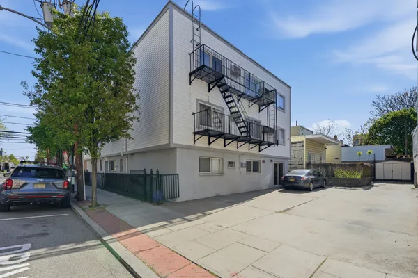 $2,250,000 | 325 39th Street, Union City, NJ 07087