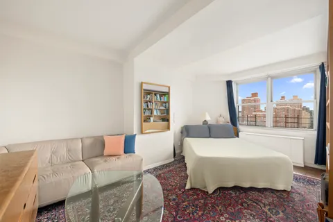$500,000 | 251 East 32nd Street, Unit 19E | Kips Bay