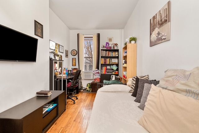 $2,300,000 | 923 Gates Avenue | Bedford-Stuyvesant