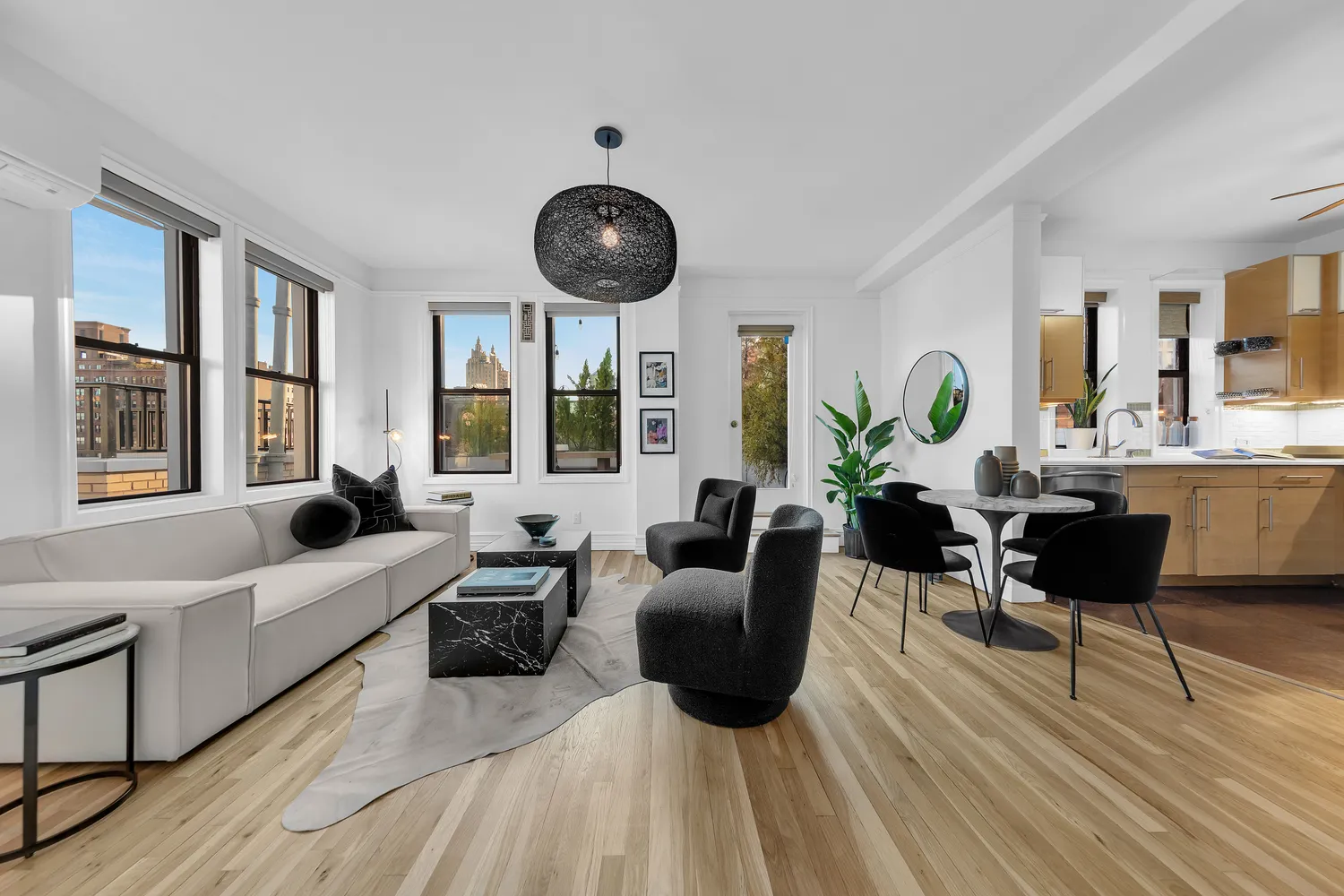 $1,695,000 | 55 West 95th Street, Unit PHE | Upper West Side