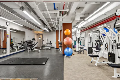 $2,275,000 | 15 West 81st Street, Unit 8J | Upper West Side