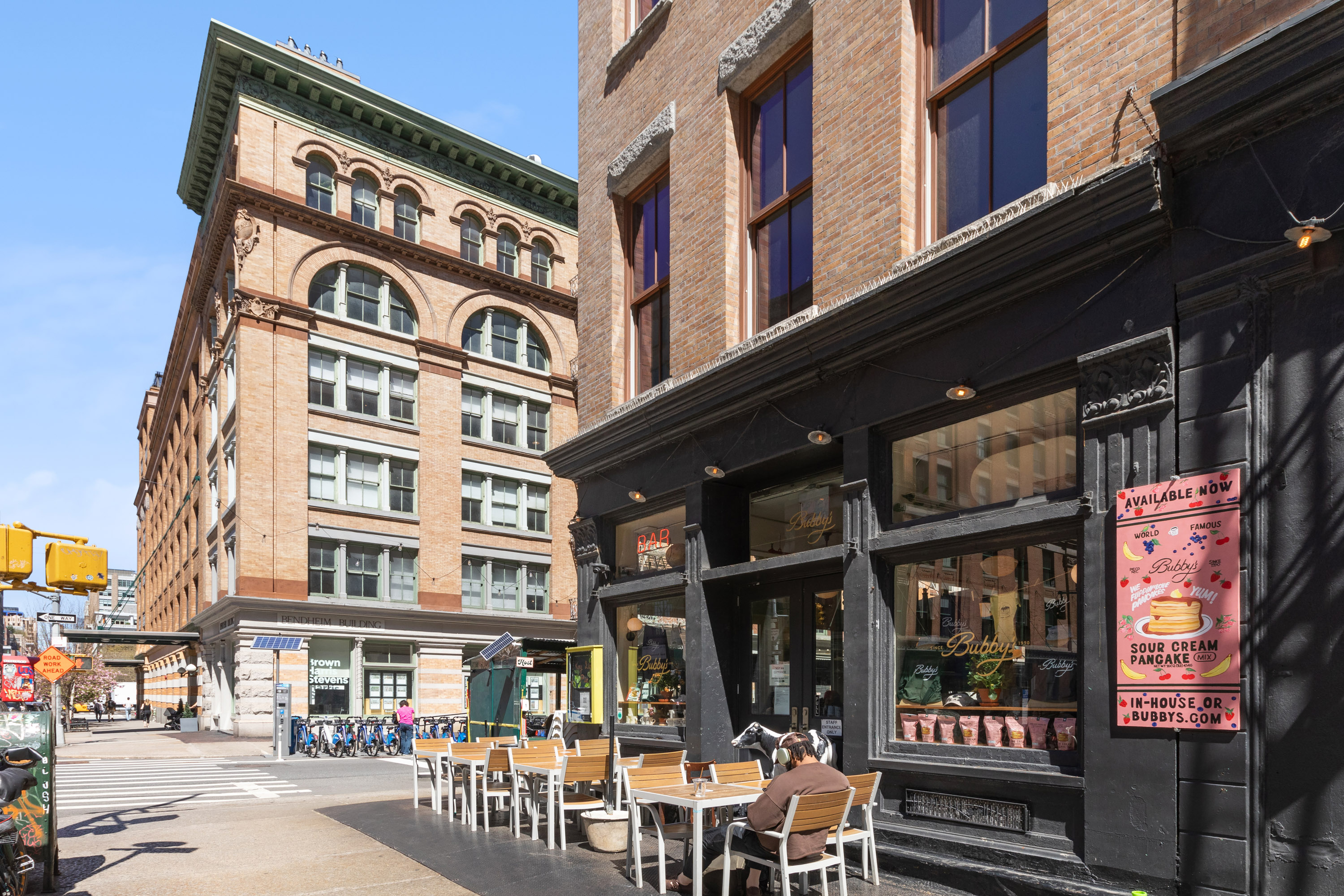 39 North Moore Street, Unit 2A Manhattan, NY 10013 - Photo 15 of 17 front view of a building