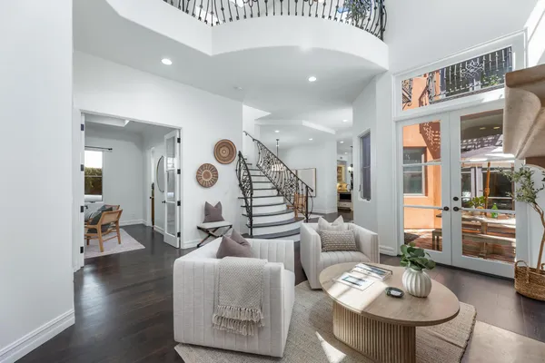 $4,600,000 | 2516 Walnut Avenue, Manhattan Beach, CA 90266