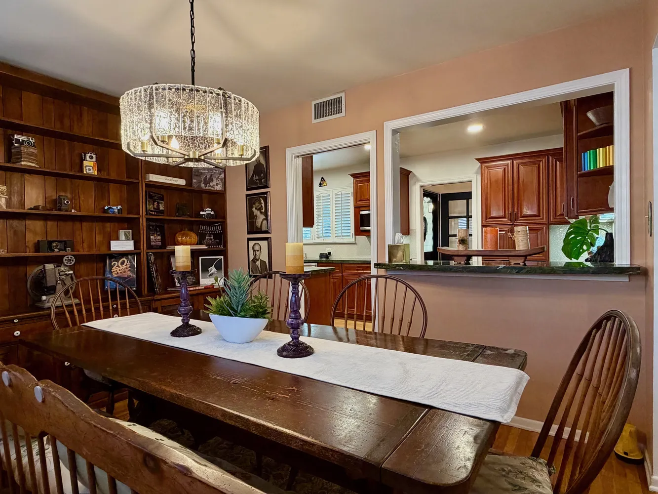 $1,625,000 | 13957 Chandler Boulevard, Sherman Oaks, CA 91401