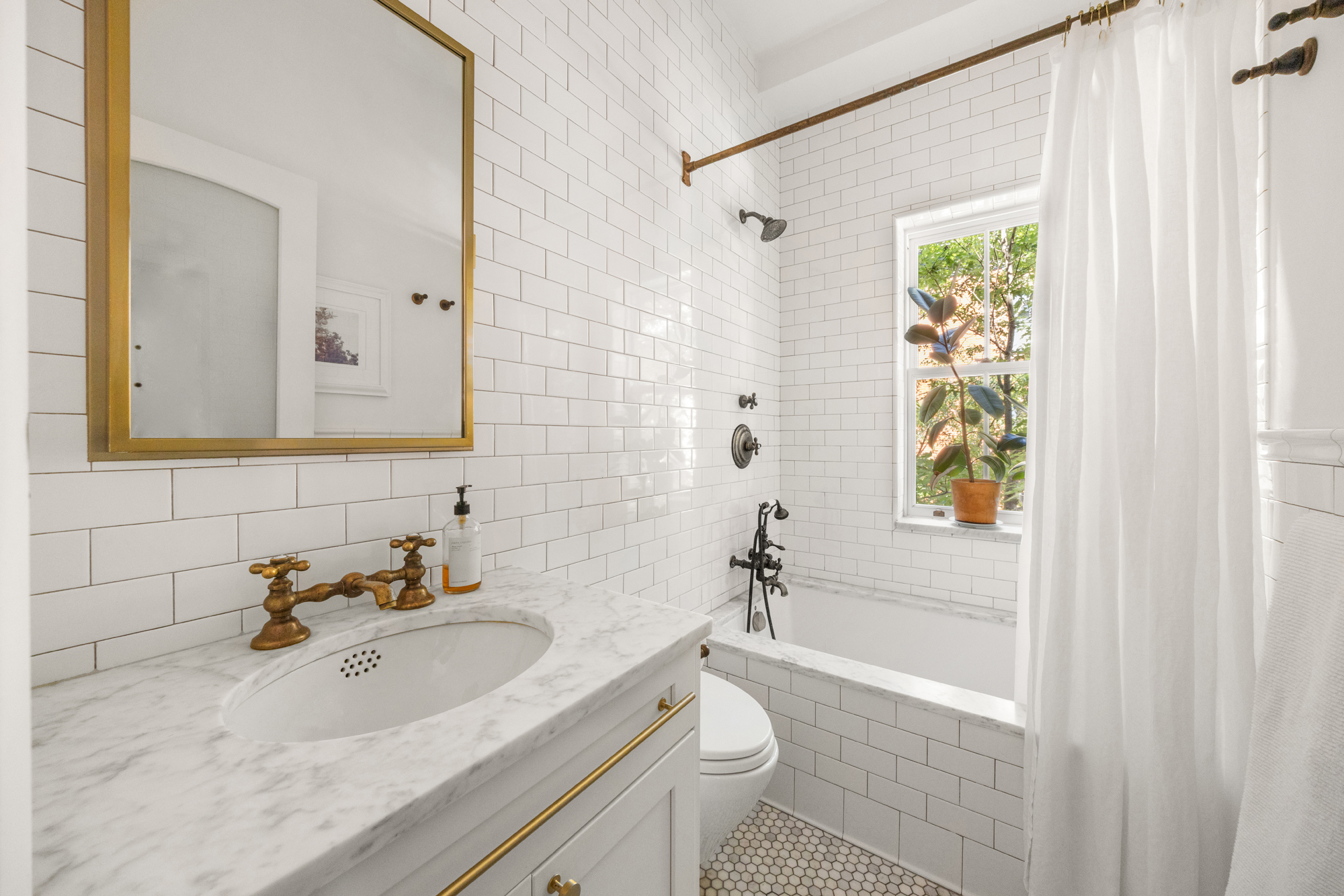 51 Charles Street, Unit 3 Manhattan, NY 10014 - Photo 7 of 8