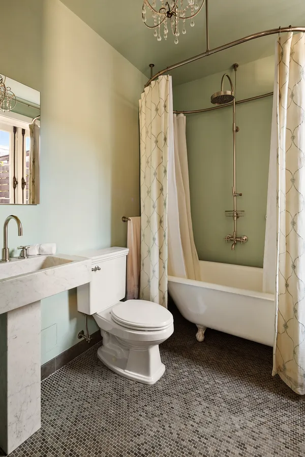 $16,995,000 | 42 Barrow Street | West Village