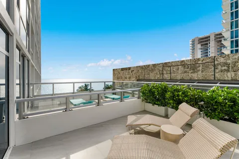 $600,000 | 6801 Collins Avenue, Unit DOOR 606, Miami Beach, FL 33141