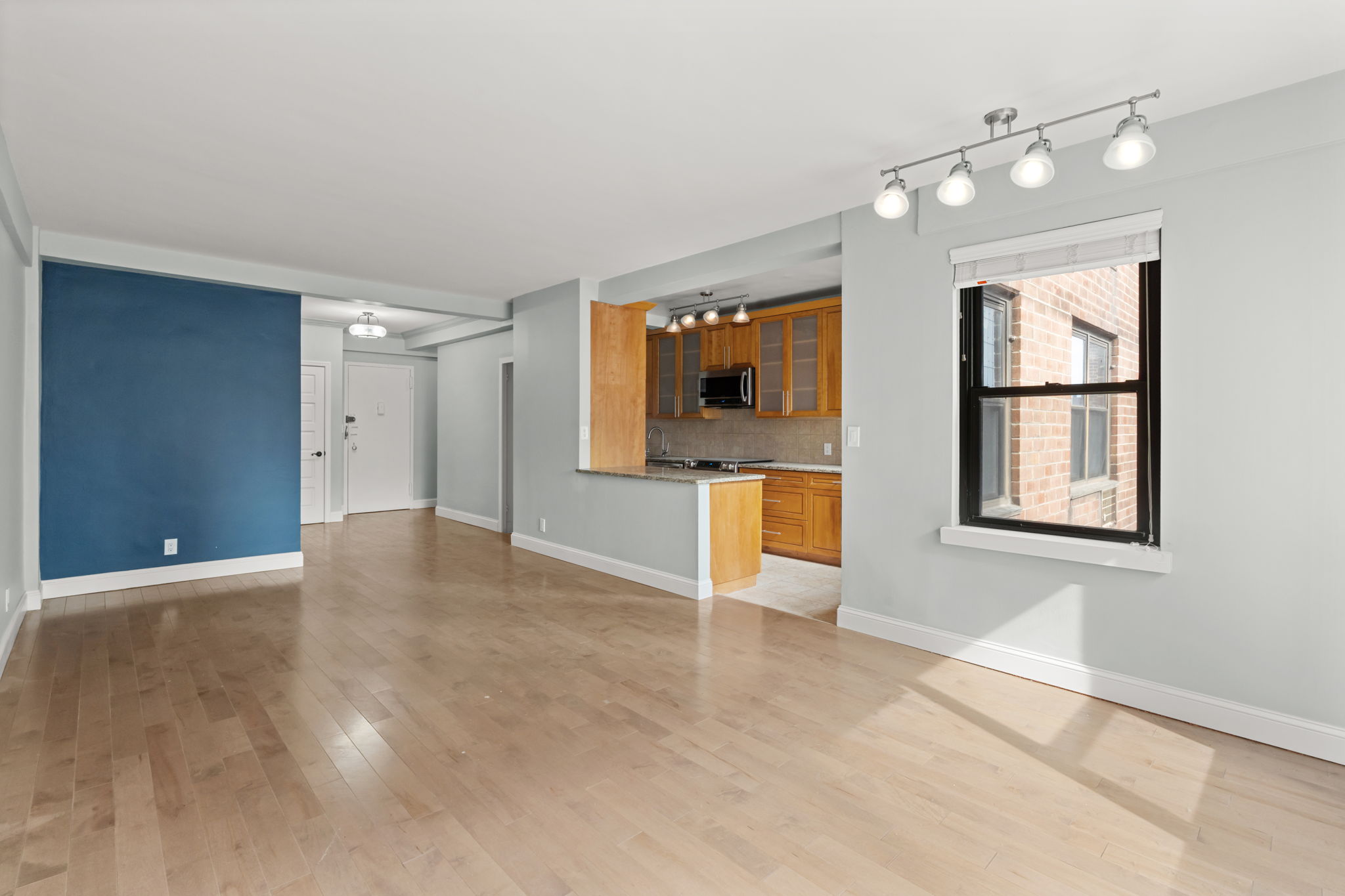 2 Tudor City Place, Unit 6JOS Manhattan, NY 10017 - Photo 4 of 16