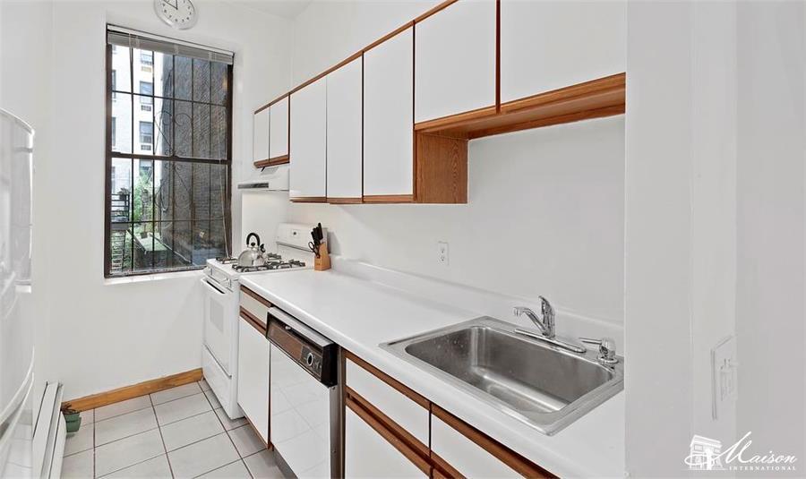182-184 East 2nd Street, Unit 1D Manhattan, NY 10009 - Photo 3 of 5