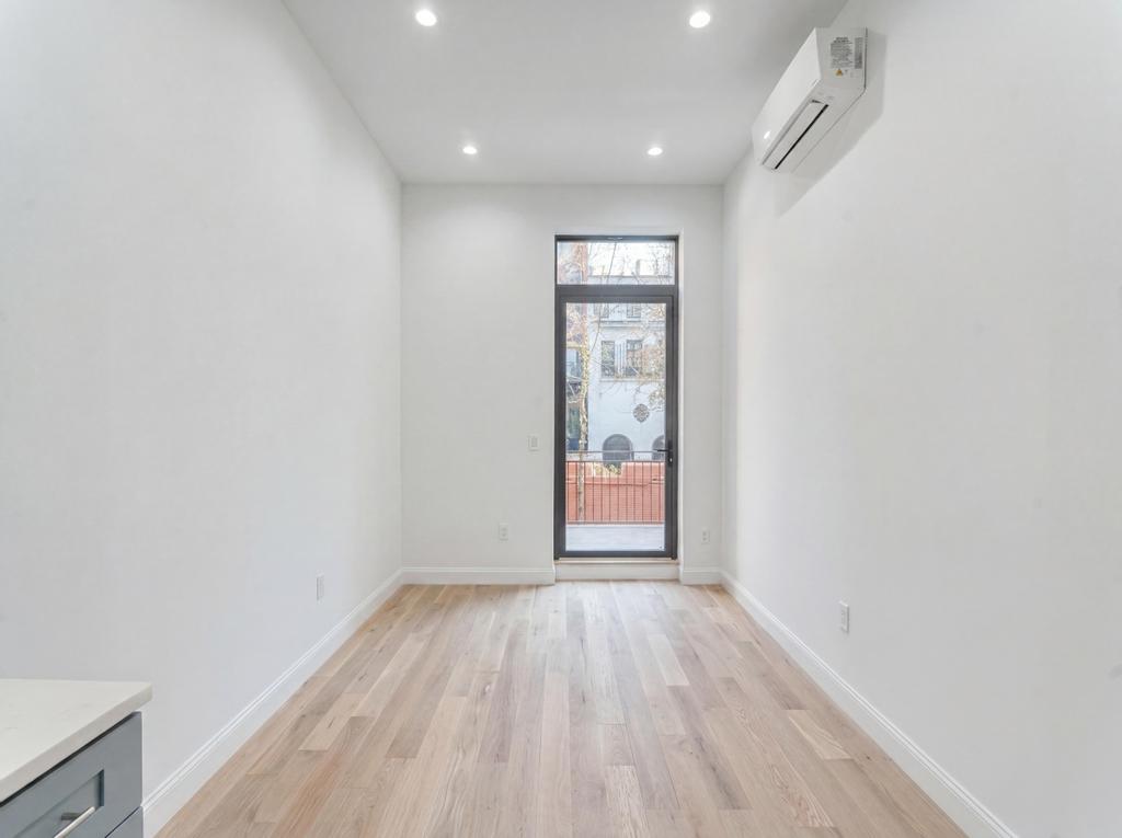 231 East 60th Street, Unit 1A Manhattan, NY 10022 - Photo 4 of 9