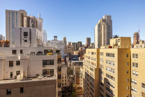 $749,000 | 370 East 76th Street, Unit A1503 | Lenox Hill