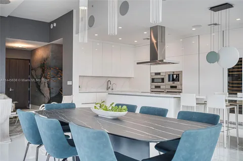 $5,799,900 | 88 Southwest 7th Street, Unit PH4303, Miami, FL 33130