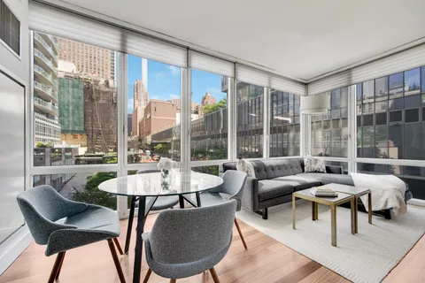 $899,000 | 10 West End Avenue, Unit 4/J | Upper West Side