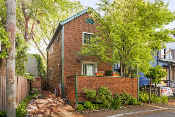 Contact Agent | 32 Bellis Circle, Cambridge, MA 02140