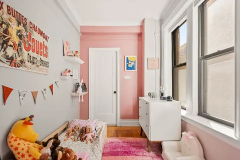 $895,000 | 760 West End Avenue, Unit 6B | Upper West Side