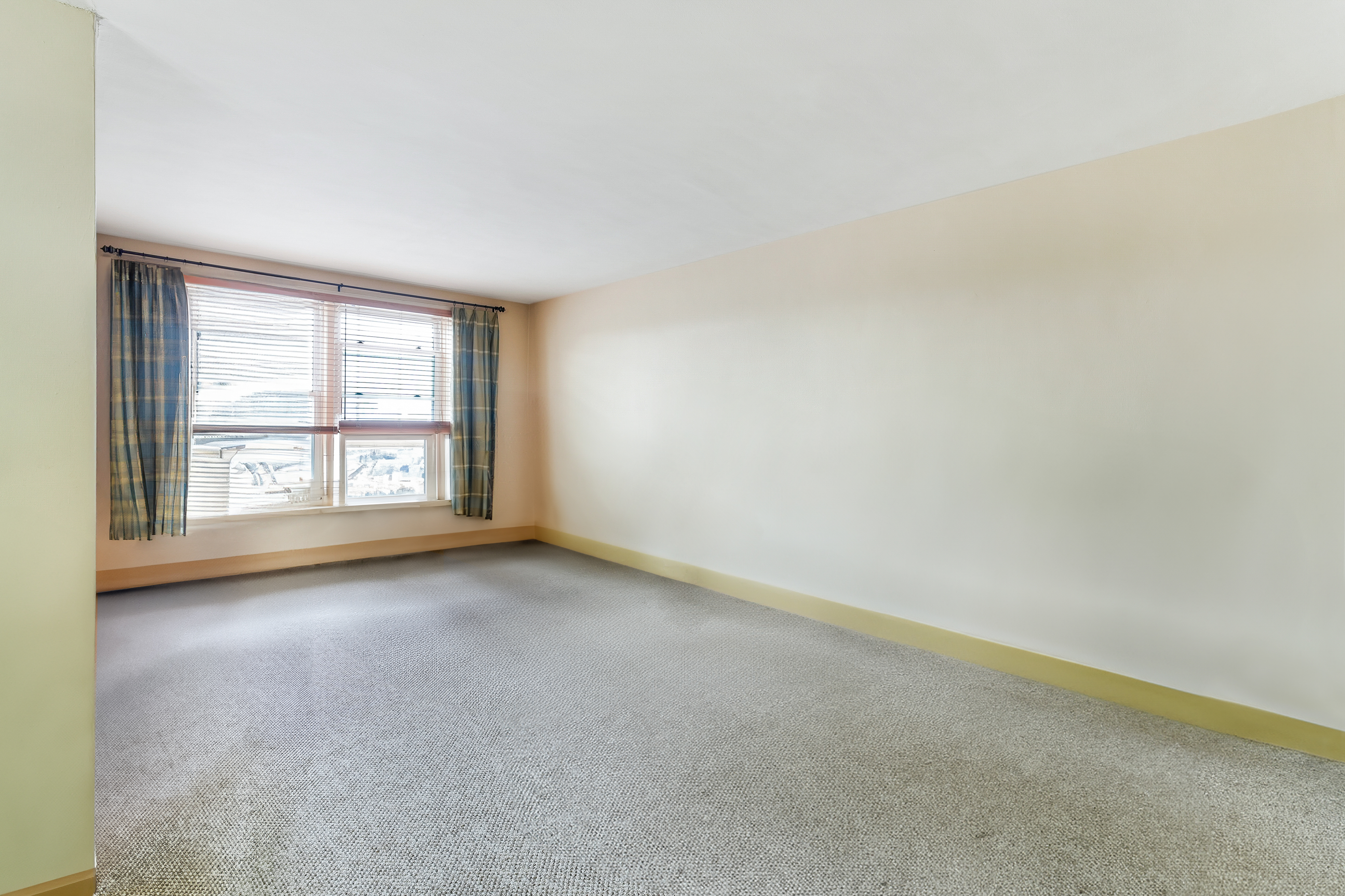 9801 Shore Road, Unit 3E Brooklyn, NY 11209 - Photo 3 of 9 an empty room with windows
