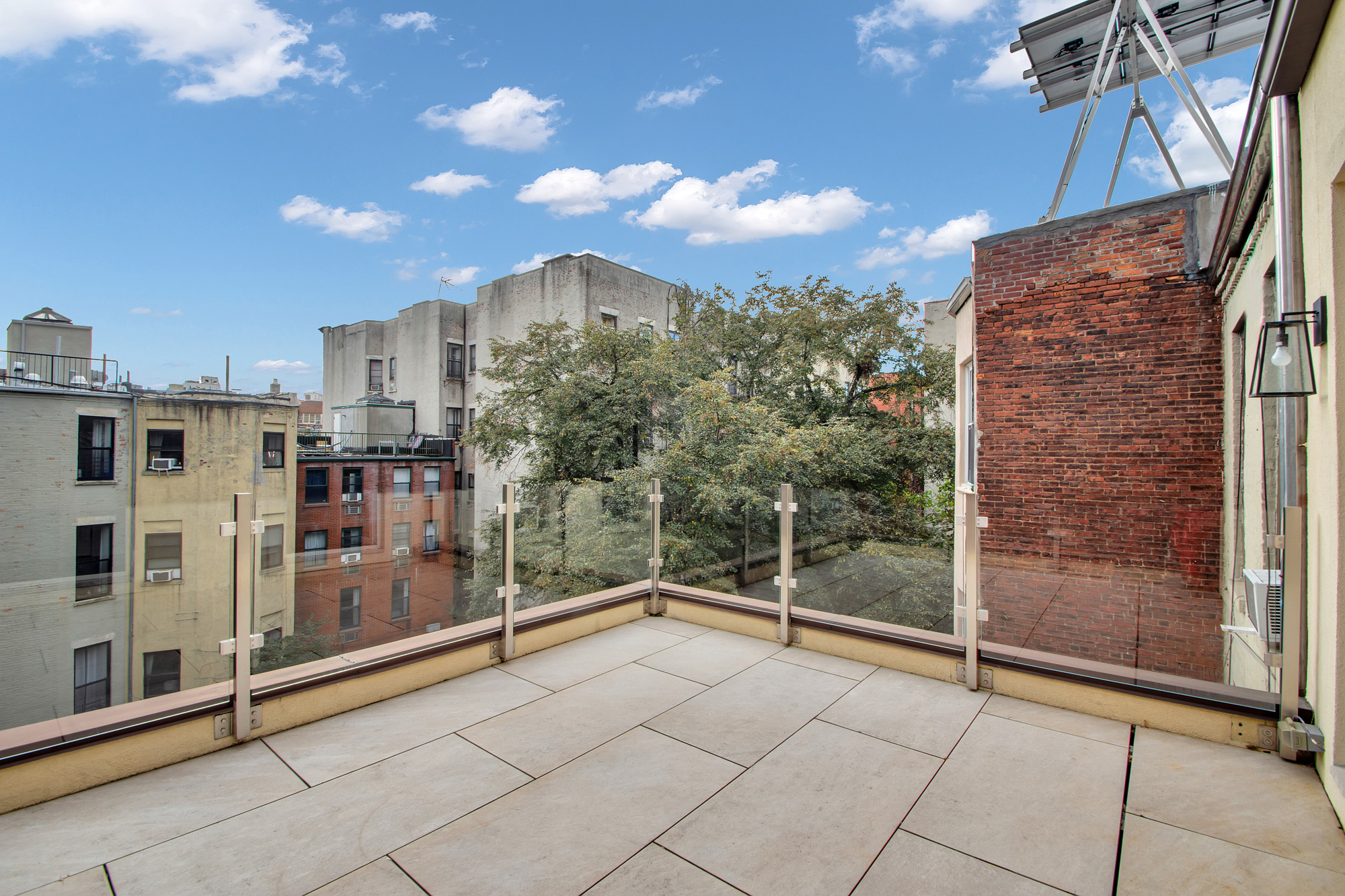 208 West 122nd Street Manhattan, NY 10027 - Photo 9 of 22 a view of a terrace