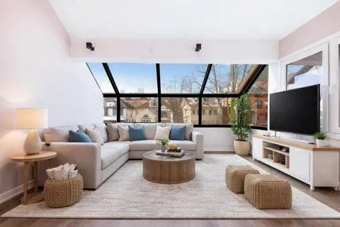 $2,495,000 | 153 Amherst Street | Manhattan Beach