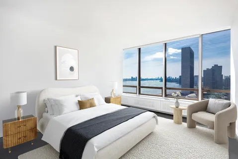 $1,695,000 | 860 United Nations Plaza, Unit 22G | Midtown East
