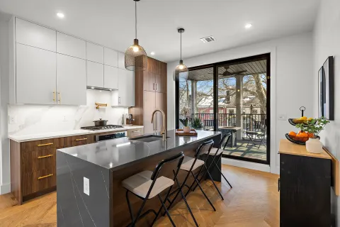 $880,000 | 320 Pacific Avenue, Unit 2, Jersey City, NJ 07304