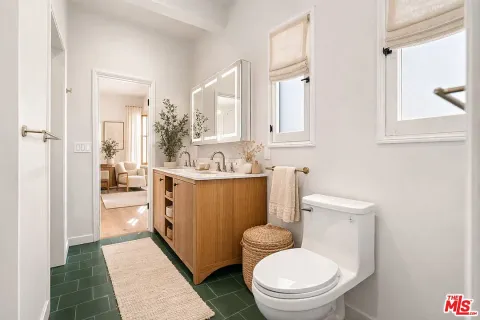 $995,000 | 346 1/2 North Gardner Street, Los Angeles, CA 90036