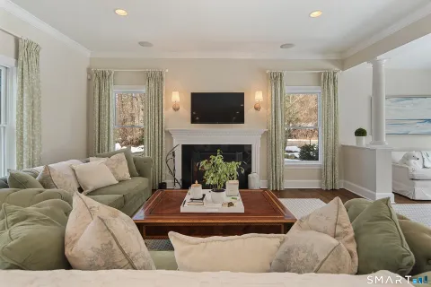 $2,995,000 | 9 Point O Woods Road South, Darien, CT 06820