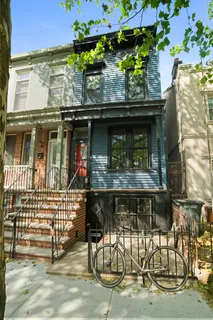 $1,795,000 | 417 A 18th Street | Park Slope