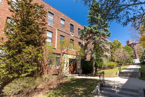 $899,000 | 321 Tappan Street, Unit 1, Brookline, MA 02445